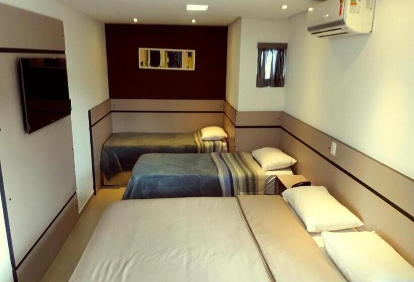 四人标准间, Hollyster