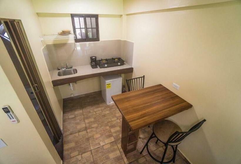 디럭스 스튜디오, Las Hamacas