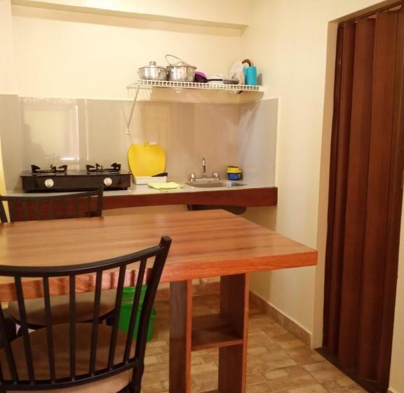 디럭스 스튜디오, Las Hamacas