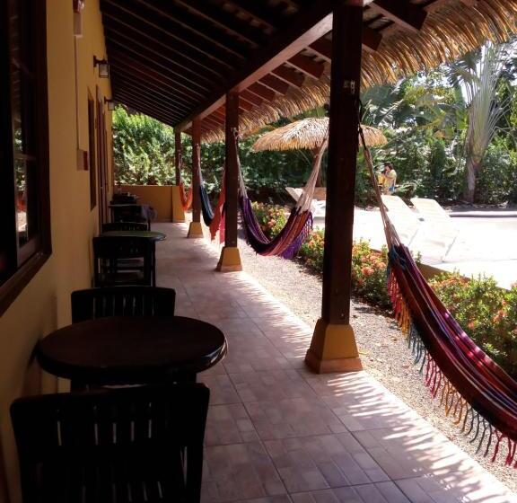 디럭스 스튜디오, Las Hamacas