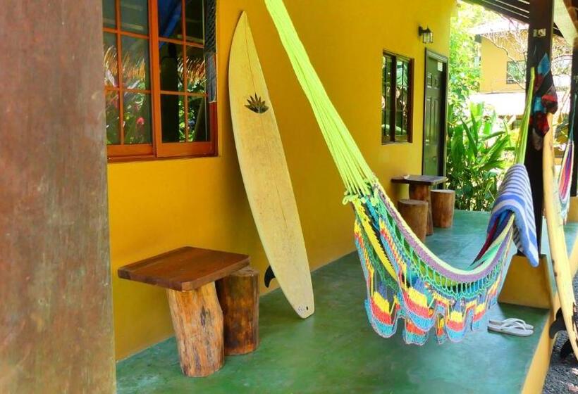 디럭스 스튜디오, Las Hamacas