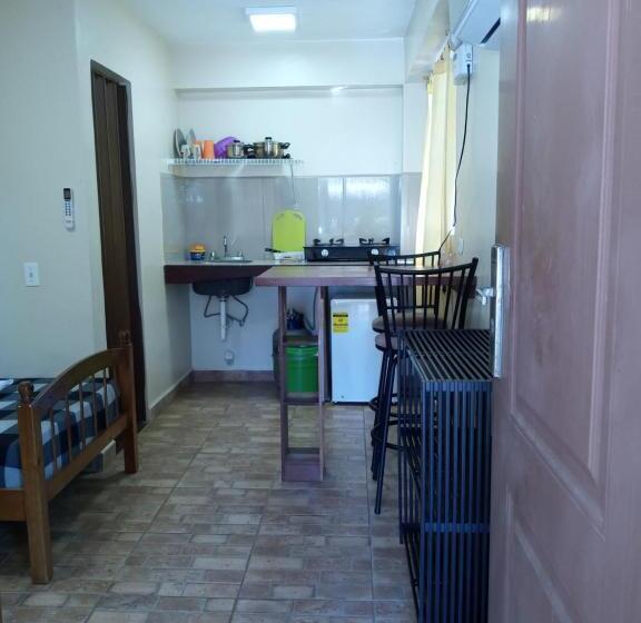 디럭스 스튜디오, Las Hamacas