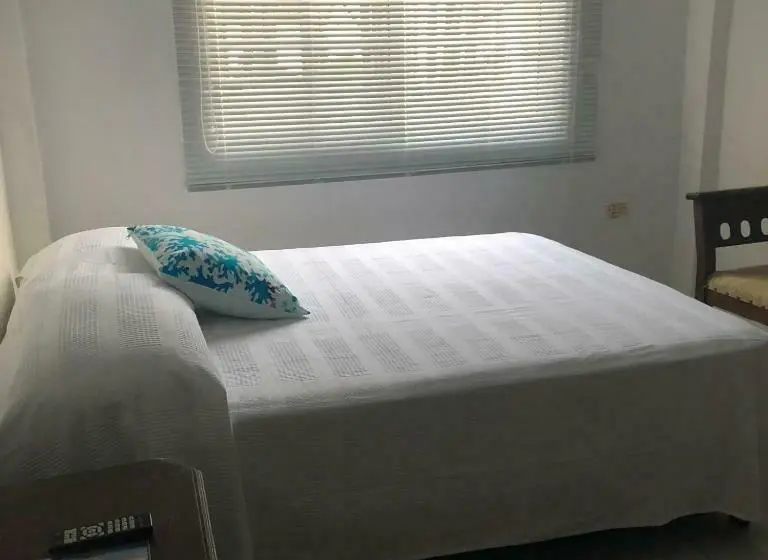 اتاق استاندارد چهار تخته, Miss Francia´s Home