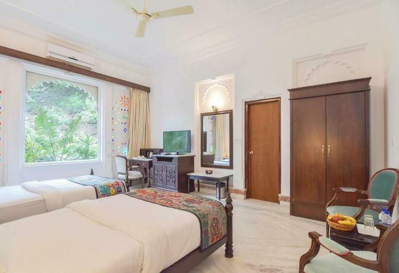 اتاق سوپریور, Raj Kuber