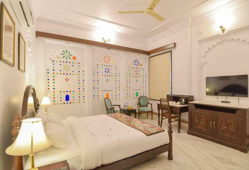 اتاق سوپریور, Raj Kuber