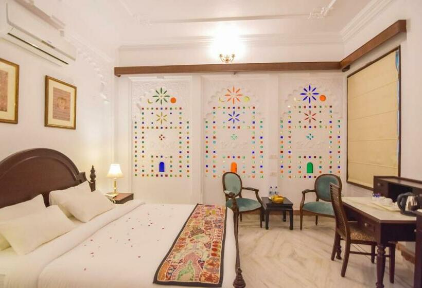 اتاق سوپریور, Raj Kuber