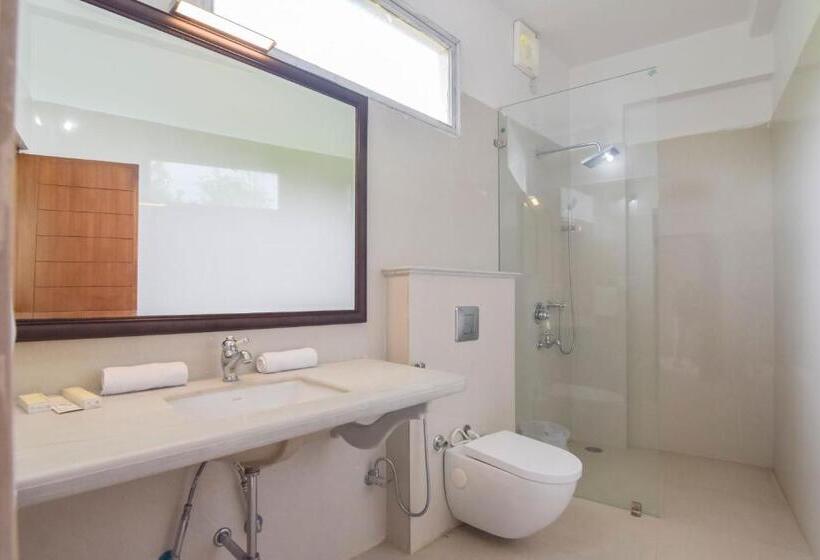 اتاق سوپریور, Raj Kuber