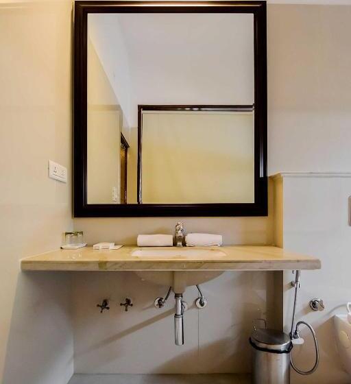 اتاق سوپریور, Raj Kuber