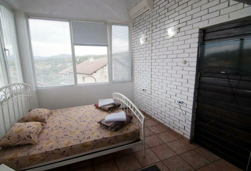 חדר סטנדרט, Snow Heaven