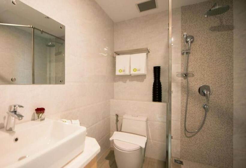 اتاق لوکس, Wyne