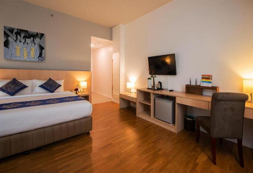 اتاق لوکس, Wyne