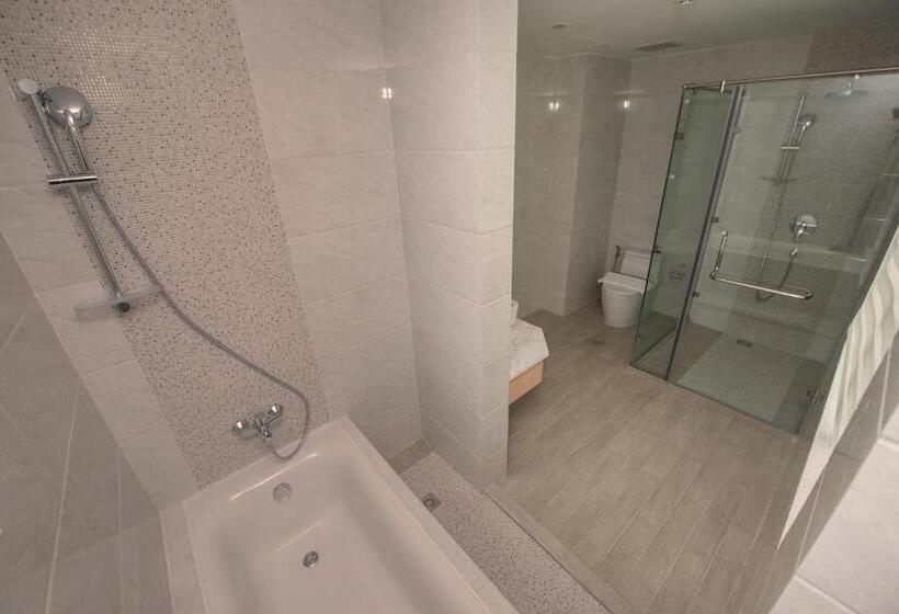 سوییت خانوادگی, Wyne