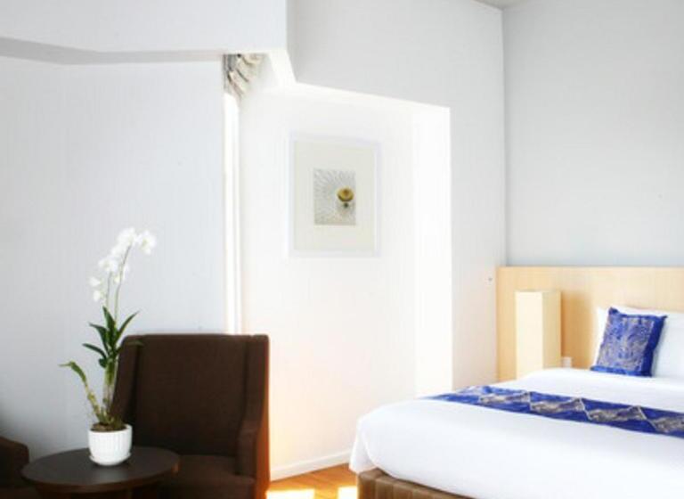 اتاق لوکس یک تخته, Wyne