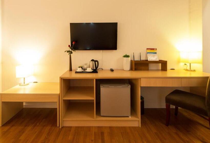 اتاق پرمیوم, Wyne