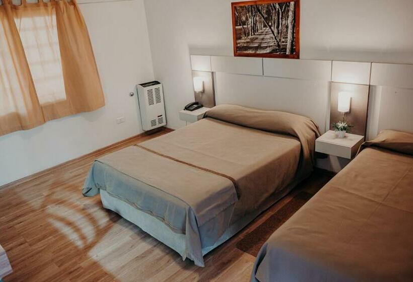 חדר קלאסי לשלושה, Motel Aca Santa Rosa