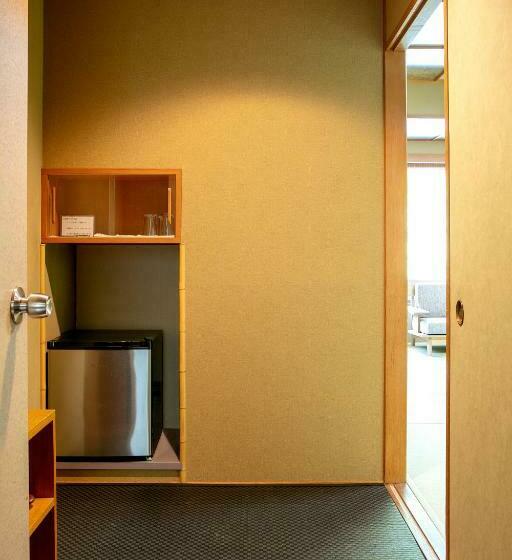 4인용 수피리어 룸, Honjin