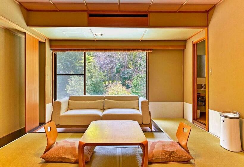 4인용 수피리어 룸, Honjin