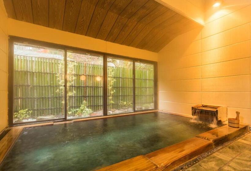 디럭스 4인 룸, Honjin