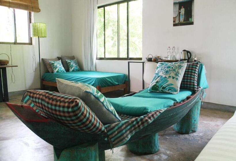 سوییت جونیور, Sala Baï Hotel & Restaurant School