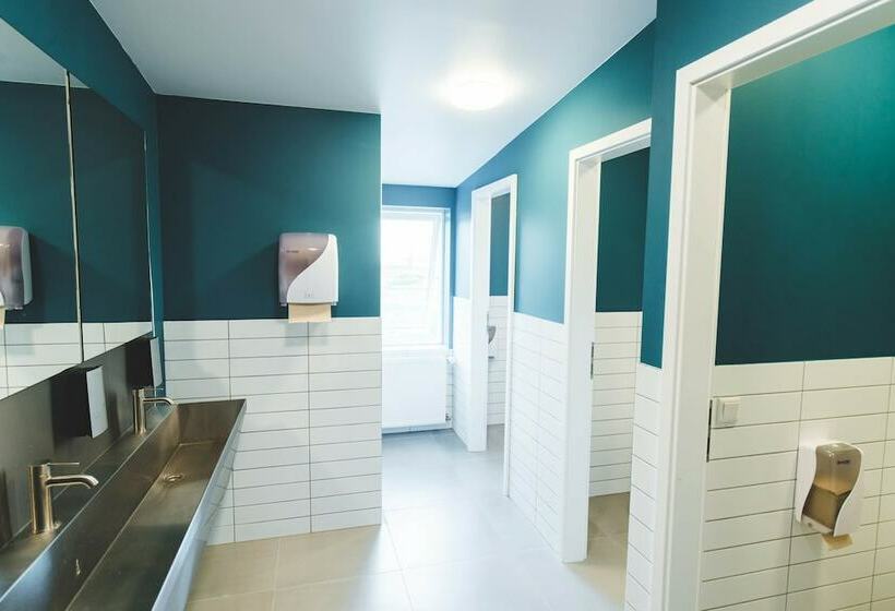 تختخواب در اتاق مشترک, Midgard Base Camp