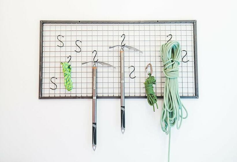 تختخواب در اتاق مشترک, Midgard Base Camp