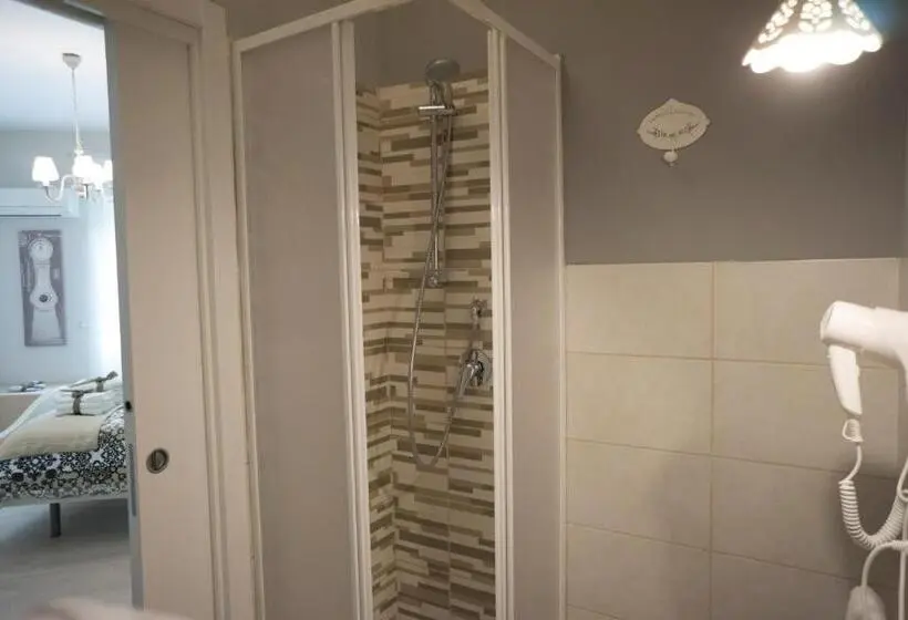 اتاق لوکس خانوادگی, B&b Donna Ada