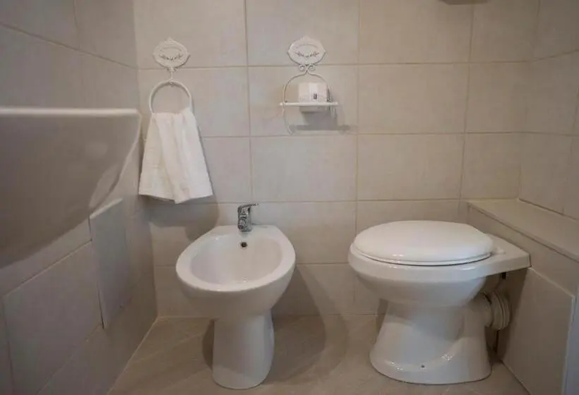 اتاق لوکس خانوادگی, B&b Donna Ada