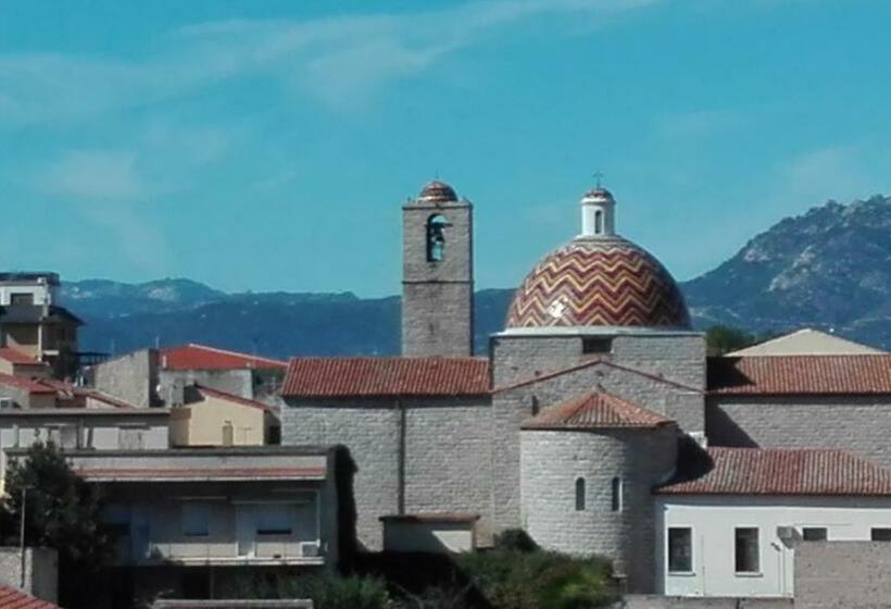 家庭间侧面带海景, Antares Rooms And Suites