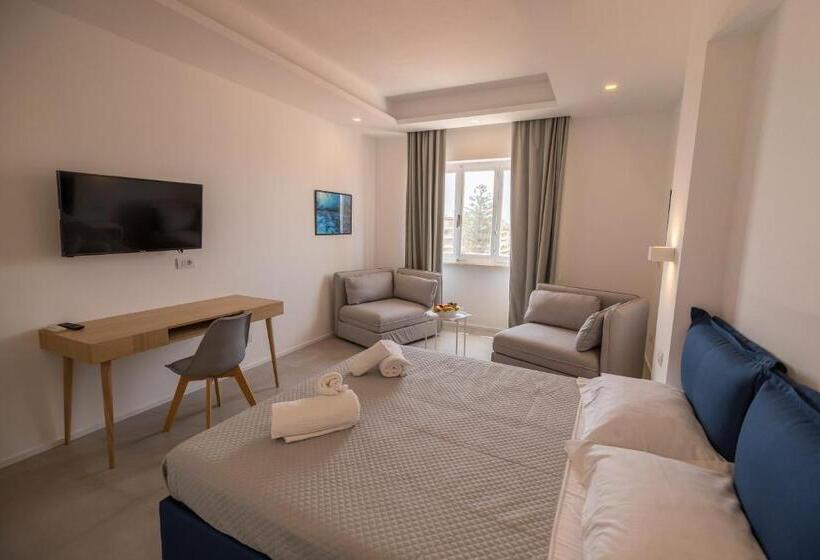 家庭间侧面带海景, Antares Rooms And Suites