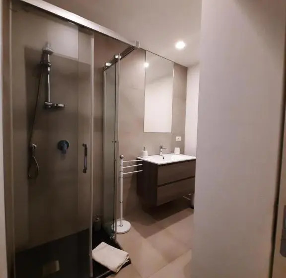 エコノミールーム, Antares Rooms And Suites