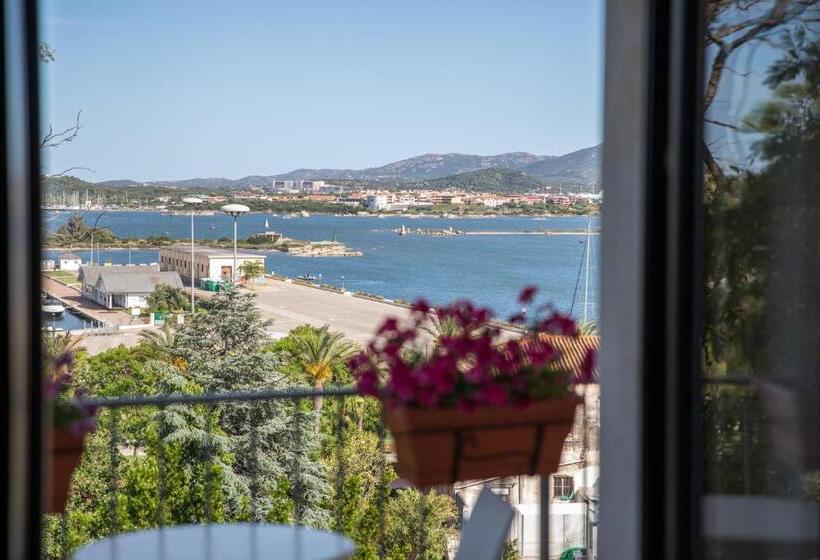 海景套房, Antares Rooms And Suites