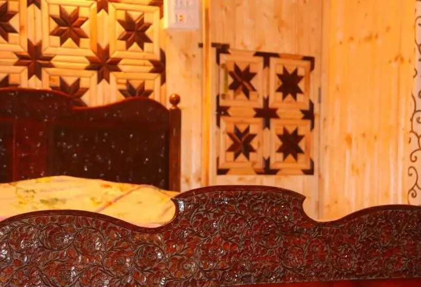 اتاق استاندارد, House Boat New Pala Palace