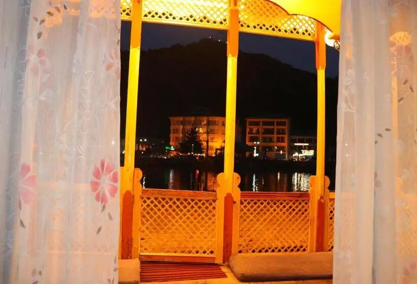اتاق اکونومی یک تخته, House Boat New Pala Palace