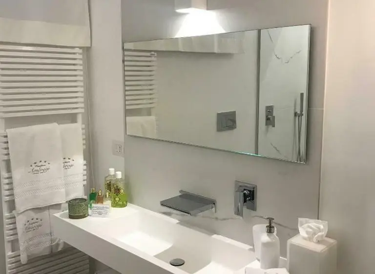 Sviitti Puutarhanäkymä, Residenza Ambrogi