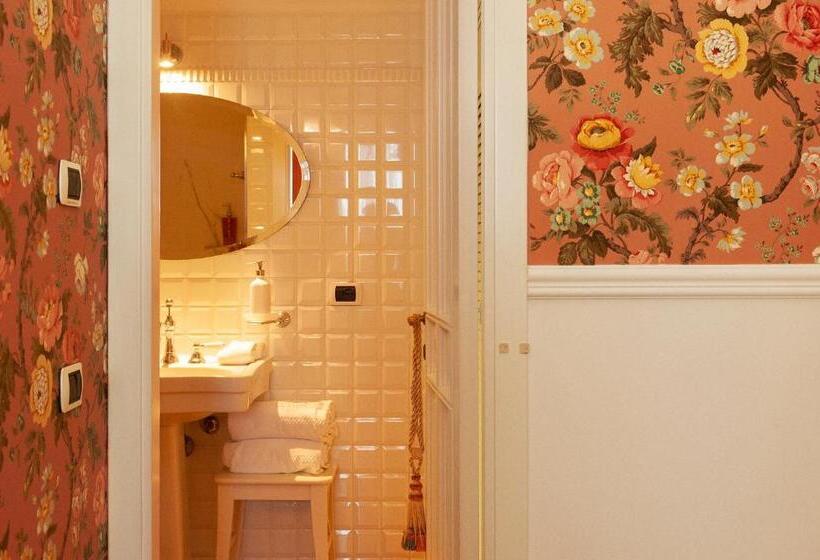 اتاق استاندارد با چشم‌انداز باغ, Residenza Ambrogi