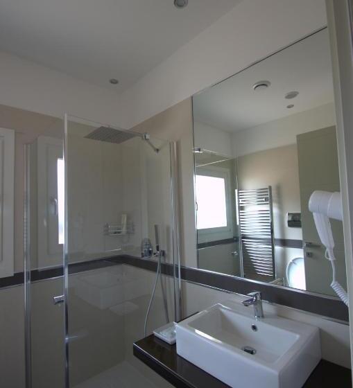 Номер Стандарт Вид на Сад, Archeo