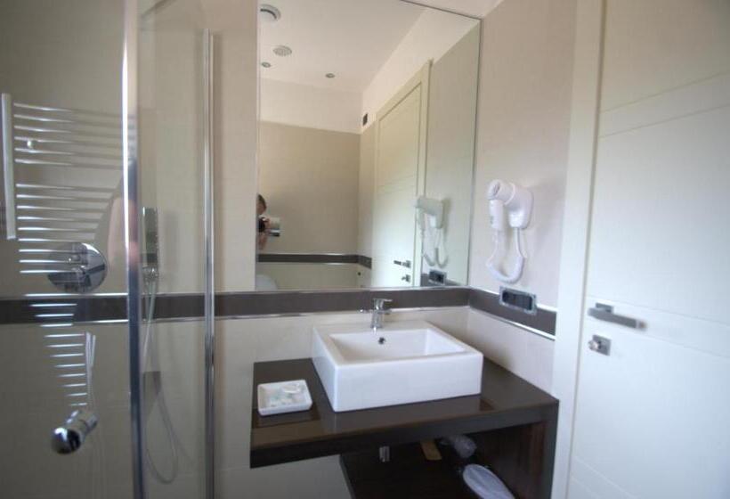 Номер Стандарт Вид на Сад, Archeo