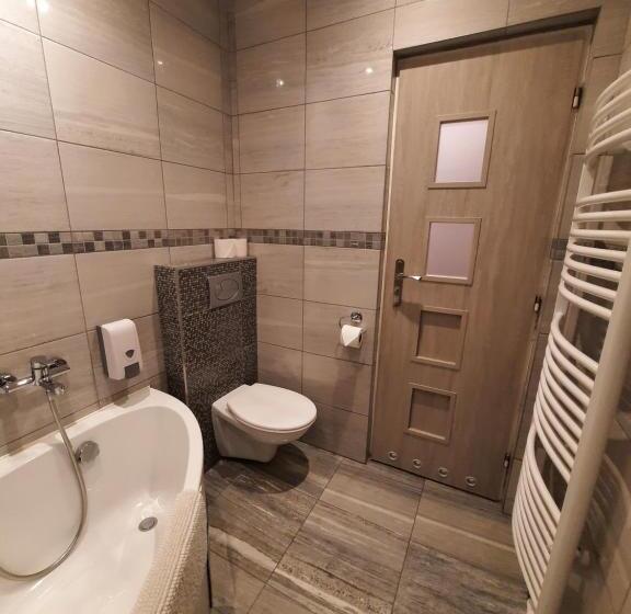 Deluxe Szoba Erkéllyel, Boršičanka