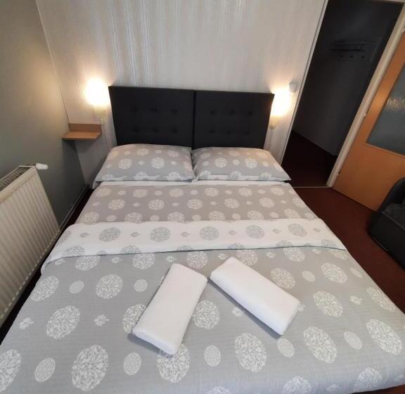 Deluxe Szoba Erkéllyel, Boršičanka