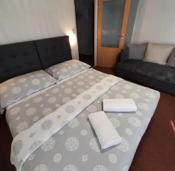 Deluxe-huone Parveke, Boršičanka
