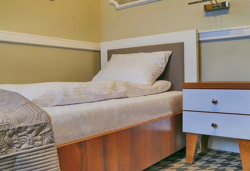 اتاق استاندارد یک نفره, Kamienica