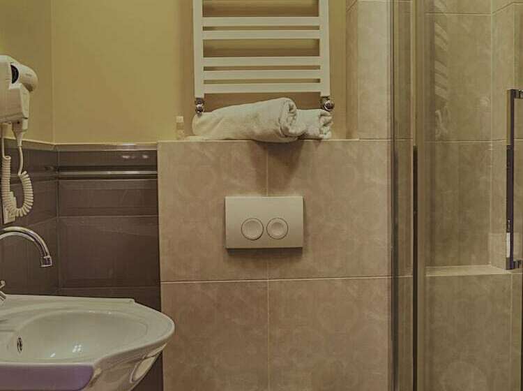 اتاق استاندارد یک نفره, Kamienica