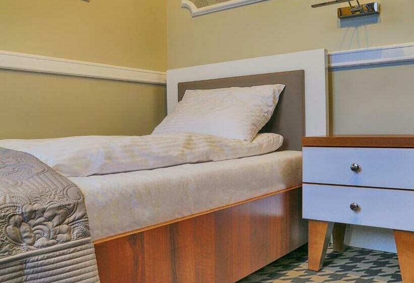 اتاق استاندارد یک نفره, Kamienica