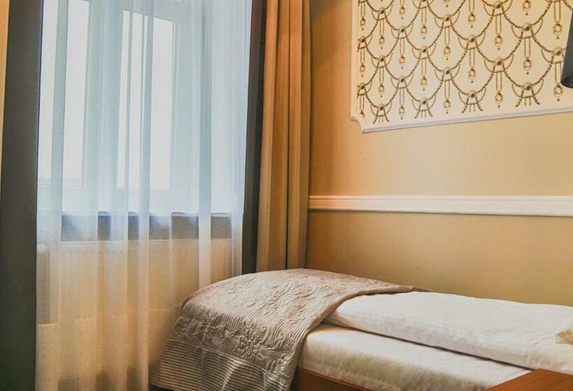 اتاق استاندارد یک نفره, Kamienica