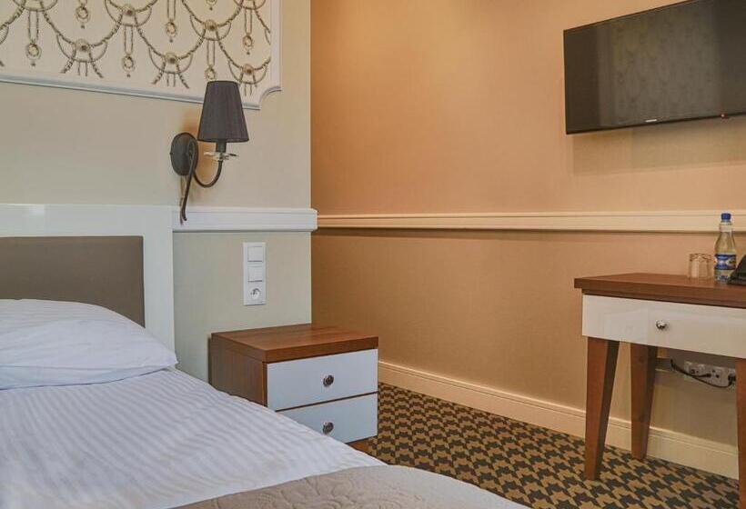 اتاق استاندارد یک نفره, Kamienica