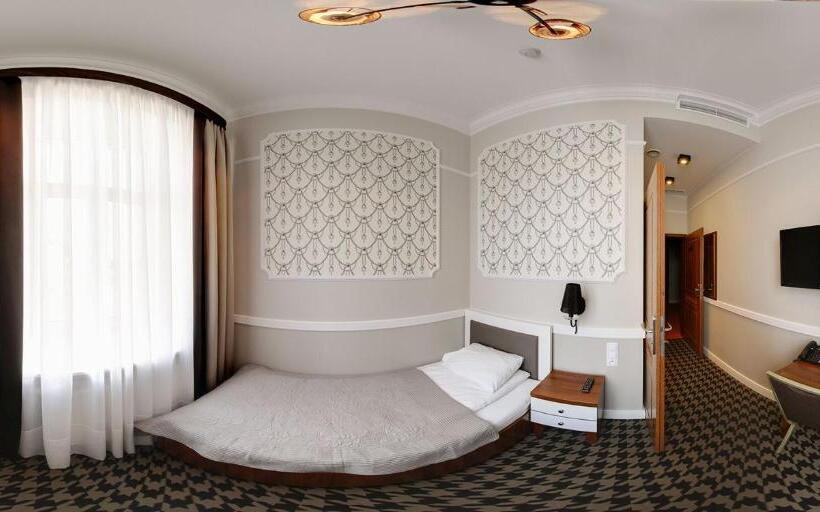 اتاق استاندارد یک نفره, Kamienica