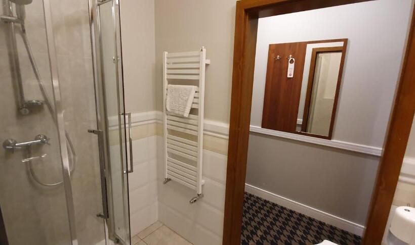 اتاق استاندارد یک نفره, Kamienica