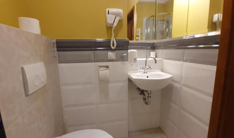 اتاق استاندارد یک نفره, Kamienica