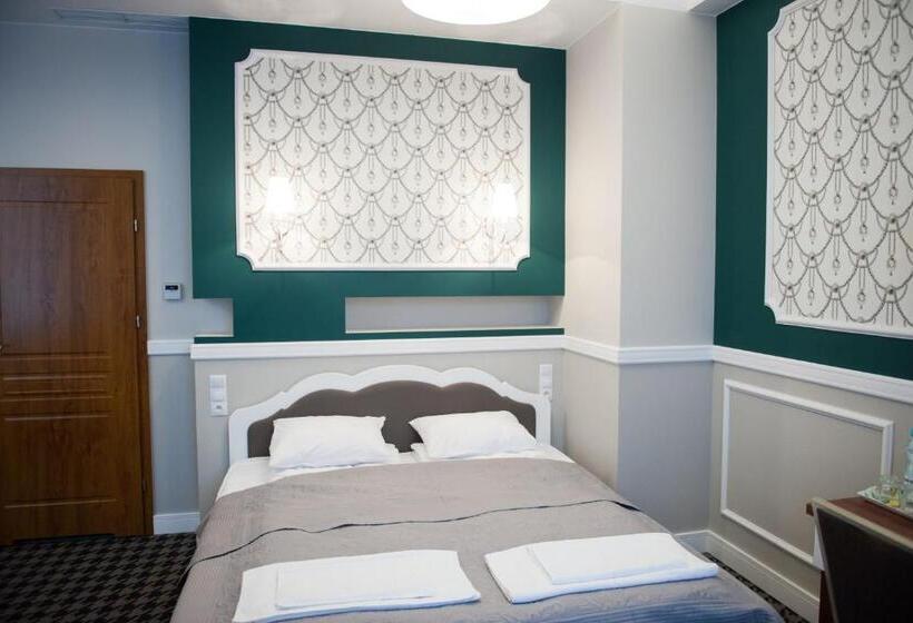 اتاق لوکس, Kamienica