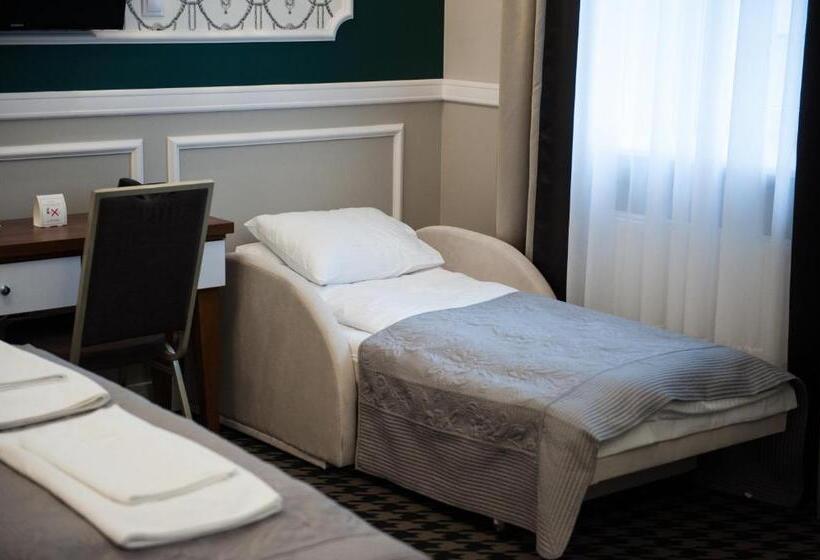 اتاق لوکس, Kamienica